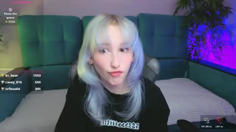 EvaBlonde TayaBrunette EliieBlack hair online show from 04.21.26