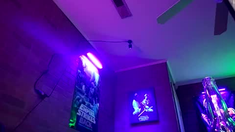 Snapshot of chronicvibez chatting on 12.17.25 chronicvibez online show from 12.17.25