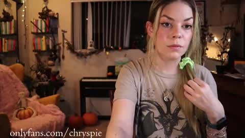 Chrys online show from 10.24.25