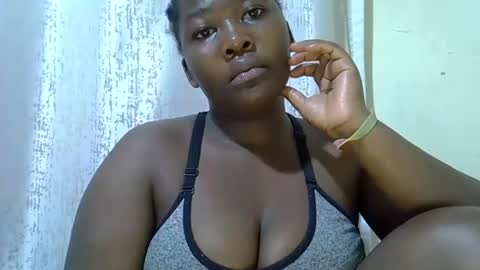 Snapshot of chubby_queenie07 chatting on 04.19.26 DivaDee online show from 04.19.26