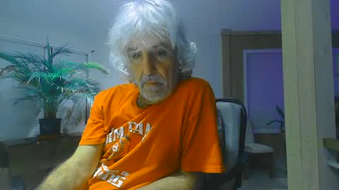 Snapshot of chuck354139 chatting on 12.03.24 chuck354139 online show from 12.03.24