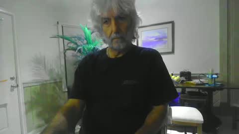Snapshot of chuck354139 chatting on 12.26.24 chuck354139 online show from 12.26.24