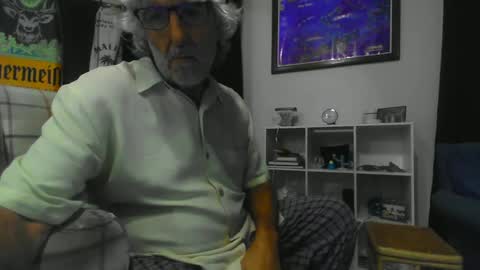 Snapshot of chuck354139 chatting on 01.04.25 chuck354139 online show from 01.04.25