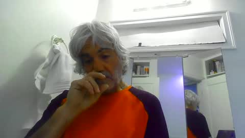 Snapshot of chuck354139 chatting on 01.05.25 chuck354139 online show from 01.05.25