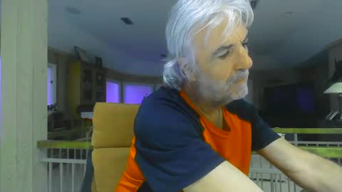 Snapshot of chuck354139 chatting on 01.05.25 chuck354139 online show from 01.05.25