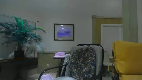 Snapshot of chuck354139 chatting on 01.12.25 chuck354139 online show from 01.12.25