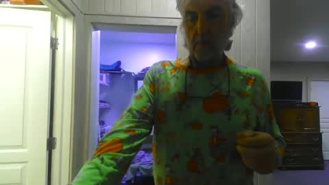 Snapshot of chuck354139 chatting on 01.19.25 chuck354139 online show from 01.19.25