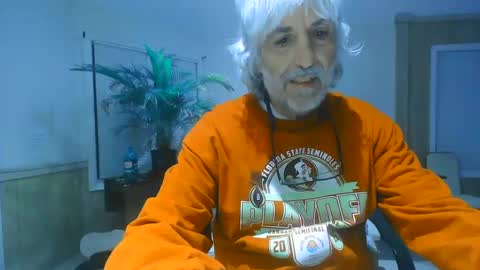 Snapshot of chuck354139 chatting on 01.22.25 chuck354139 online show from 01.22.25