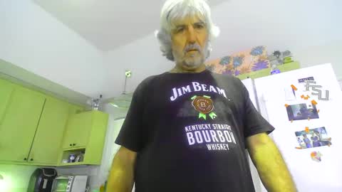 Snapshot of chuck354139 chatting on 01.28.25 chuck354139 online show from 01.28.25
