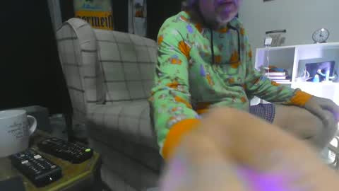 Snapshot of chuck354139 chatting on 02.01.25 chuck354139 online show from 02.01.25