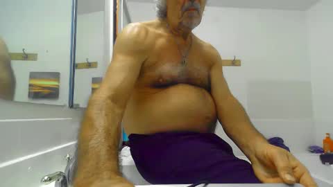 Snapshot of chuck354139 chatting on 02.16.25 chuck354139 online show from 02.16.25