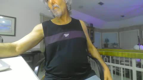 Snapshot of chuck354139 chatting on 03.11.25 chuck354139 online show from 03.11.25