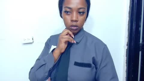 Snapshot of ciaraebonyxxx chatting on 07.18.26 ciaraebonyxxx online show from 07.18.26