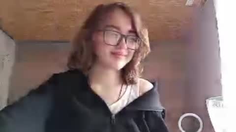 Snapshot of cicelyphaup chatting on 06.18.26 Olivia online show from 06.18.26