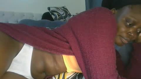 Snapshot of cilia_petite chatting on 04.21.26 cilia petite online show from 04.21.26