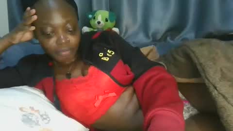 Snapshot of cilia_petite chatting on 05.15.26 cilia petite online show from 05.15.26
