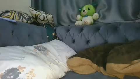Snapshot of cilia_petite chatting on 05.17.26 cilia petite online show from 05.17.26