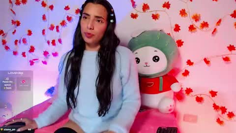 Snapshot of cinderella_lewis chatting on 02.14.25 Sofi Eva and Mey online show from 02.14.25