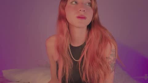 Snapshot of cinderella_lewis chatting on 12.23.25 Sofi Eva and Mey online show from 12.23.25