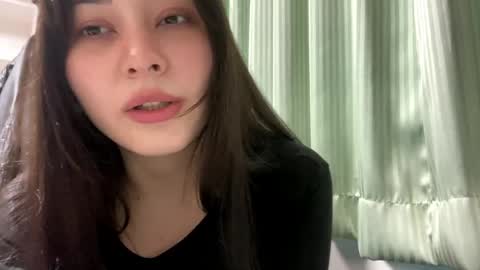 Snapshot of cindieknous chatting on 05.16.26 Lin online show from 05.16.26