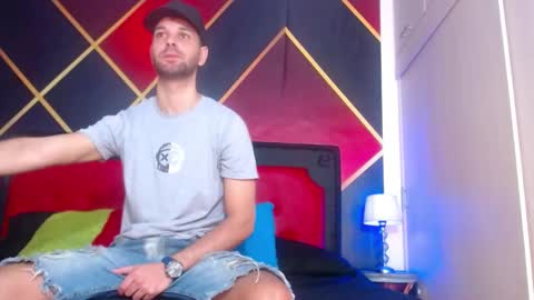 Snapshot of cindyandcarlo chatting on 03.01.25 CindyandCarlo online show from 03.01.25