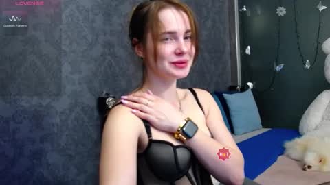 Snapshot of cindywood chatting on 10.25.25 Cindy online show from 10.25.25