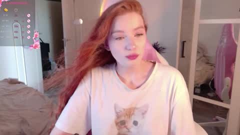 Snapshot of cinnabongirls chatting on 10.19.25 Maddy online show from 10.19.25