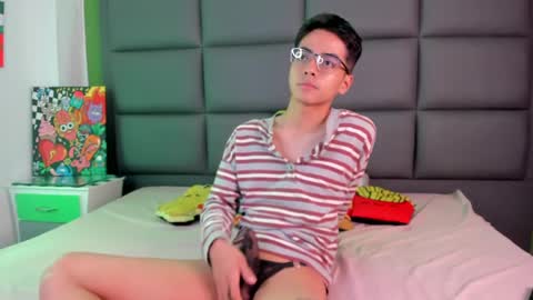 Snapshot of cinnamon_boyx chatting on 03.07.25 Cinna Boy online show from 03.07.25