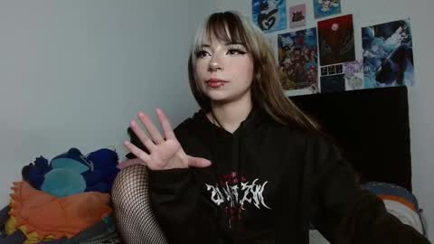 Snapshot of cinnamongirlgm0 chatting on 03.04.26 Ivy online show from 03.04.26