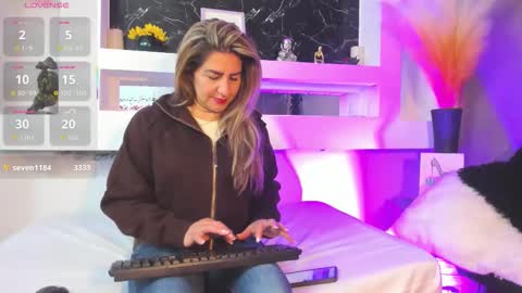 Snapshot of cinthya_mjs chatting on 03.28.26 Cinthya online show from 03.28.26