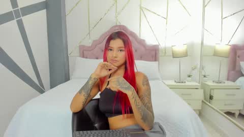 Snapshot of cintiacolins chatting on 02.19.25 CintiaCollins online show from 02.19.25