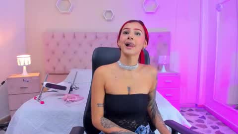 Snapshot of cintiacolins chatting on 11.04.25 CintiaCollins online show from 11.04.25