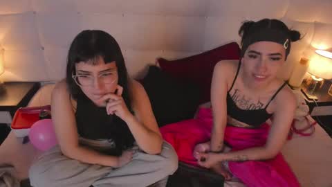 Snapshot of cintya_kors chatting on 01.28.25 Cintya online show from 01.28.25