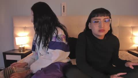 Snapshot of cintya_kors chatting on 02.01.25 Cintya online show from 02.01.25