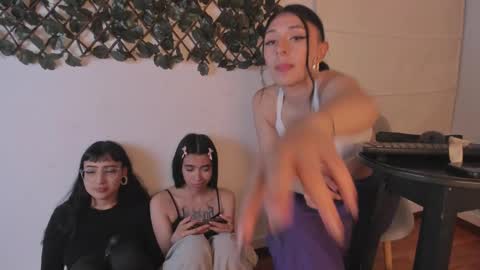 Snapshot of cintya_kors chatting on 02.01.25 Cintya online show from 02.01.25