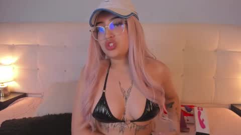 Snapshot of cintya_kors chatting on 02.06.25 Cintya online show from 02.06.25