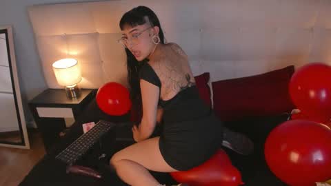 Snapshot of cintya_kors chatting on 02.24.25 Cintya online show from 02.24.25