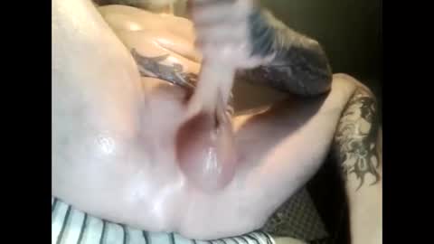 Snapshot of circ96 chatting on 10.03.25 oilywanker online show from 10.03.25