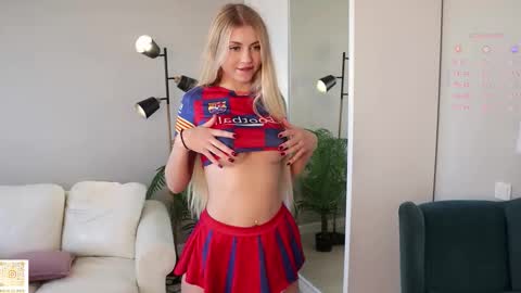 Sandy online show from 10.21.25