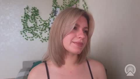 Snapshot of citruska chatting on 09.29.25 karina online show from 09.29.25