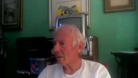 Snapshot of ciuk chatting on 11.04.25 ciuk online show from 11.04.25