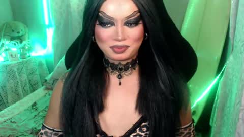 Snapshot of cj_parker69 chatting on 06.18.26 QUEEN CESS online show from 06.18.26