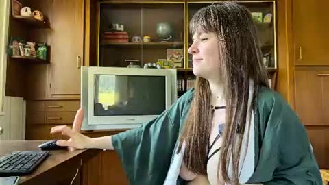 Snapshot of claire_moulin chatting on 06.17.26 Claire Moulin online show from 06.17.26