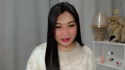 Snapshot of claire_wntr chatting on 05.04.26 CLAIRE online show from 05.04.26