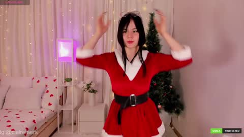 Snapshot of clairefaers chatting on 12.27.24 Claire Faers online show from 12.27.24