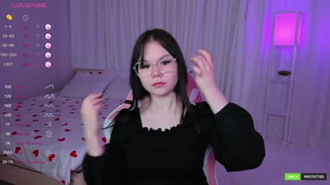 Snapshot of clairefaers chatting on 01.26.25 Claire Faers online show from 01.26.25