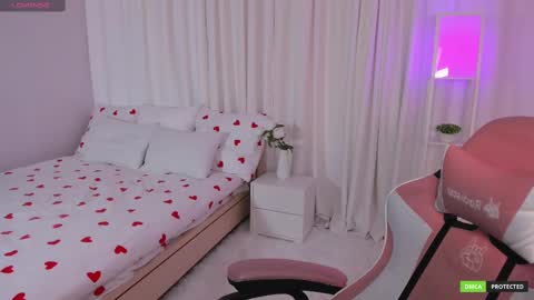 Snapshot of clairefaers chatting on 03.01.25 Claire Faers online show from 03.01.25