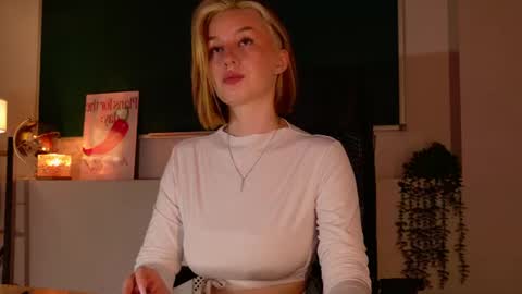 Snapshot of clairemathis chatting on 07.26.26 Claire online show from 07.26.26