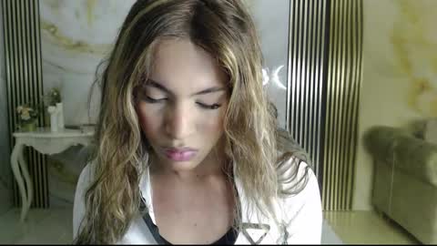 Clara  online show from 09.10.25