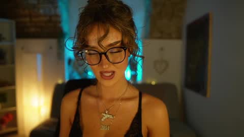 Clara smile online show from 02.11.25